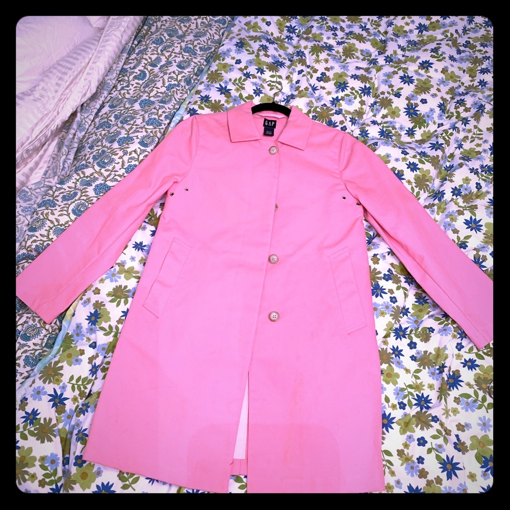 Beautiful pink GAP trench coat !! XS